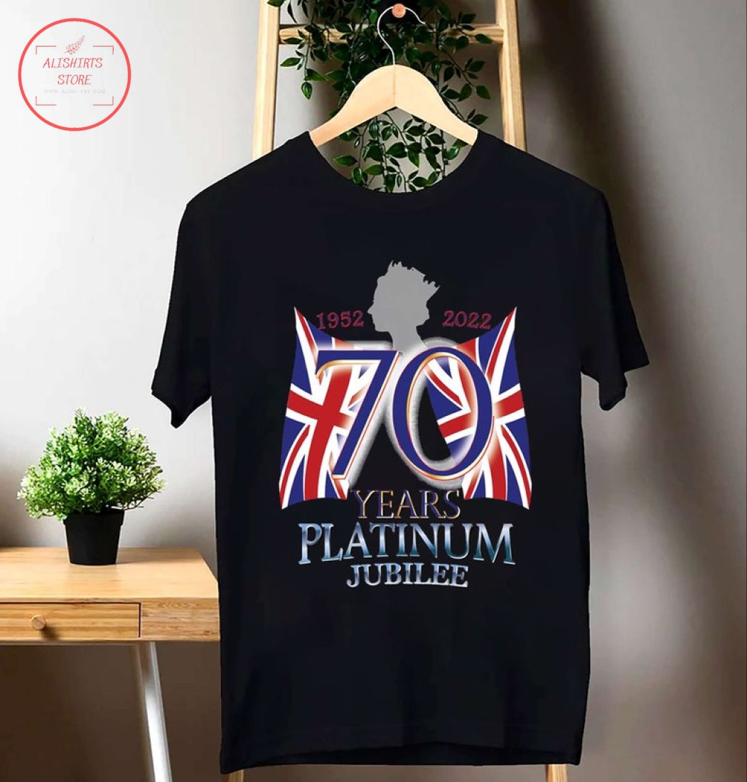 70 Years Platinum Jubilee Queen Elizabeth 1952 2022 Unisex T-Shirt